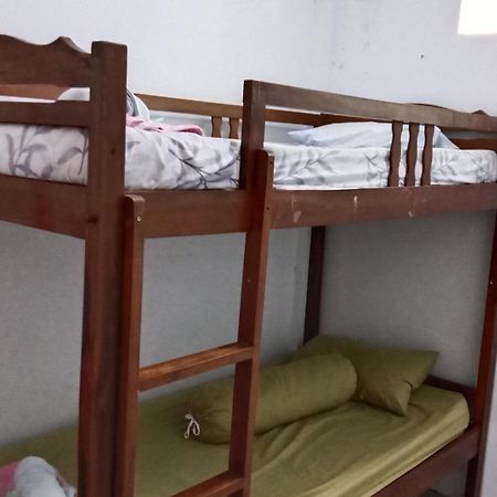 Tiga Dua Homestay Jogjakarta Buitenkant foto