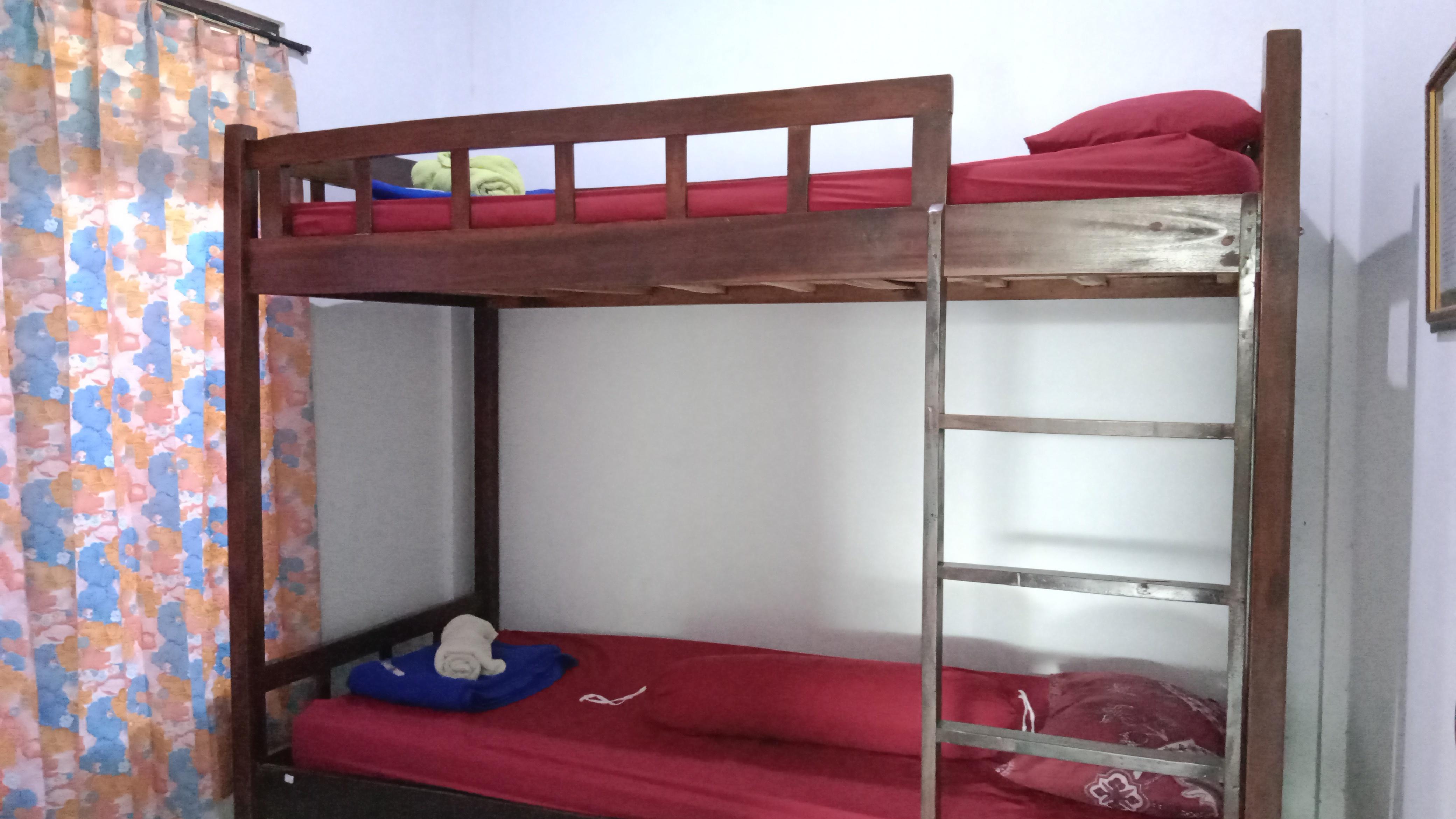 Tiga Dua Homestay Jogjakarta Buitenkant foto