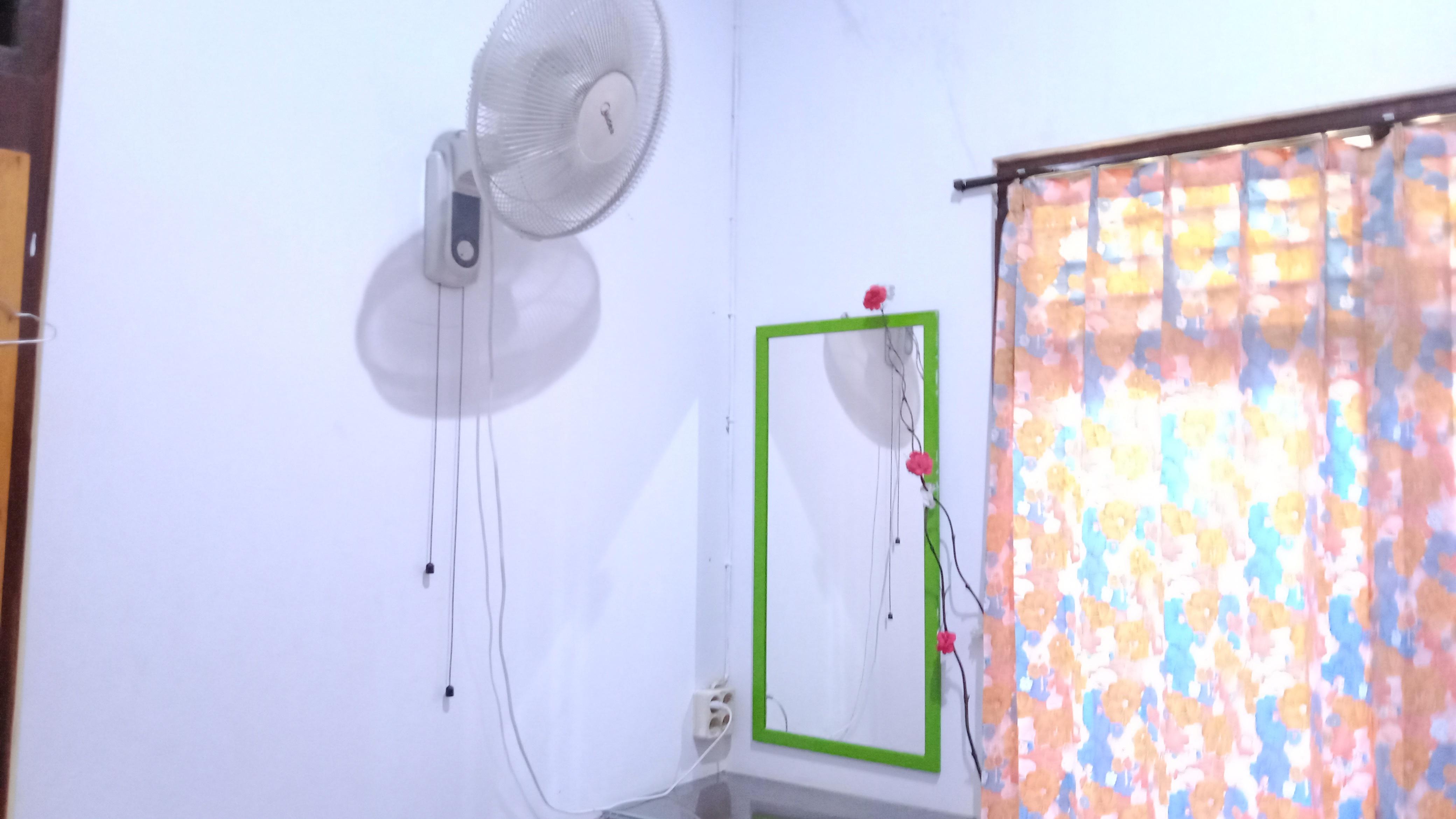Tiga Dua Homestay Jogjakarta Buitenkant foto