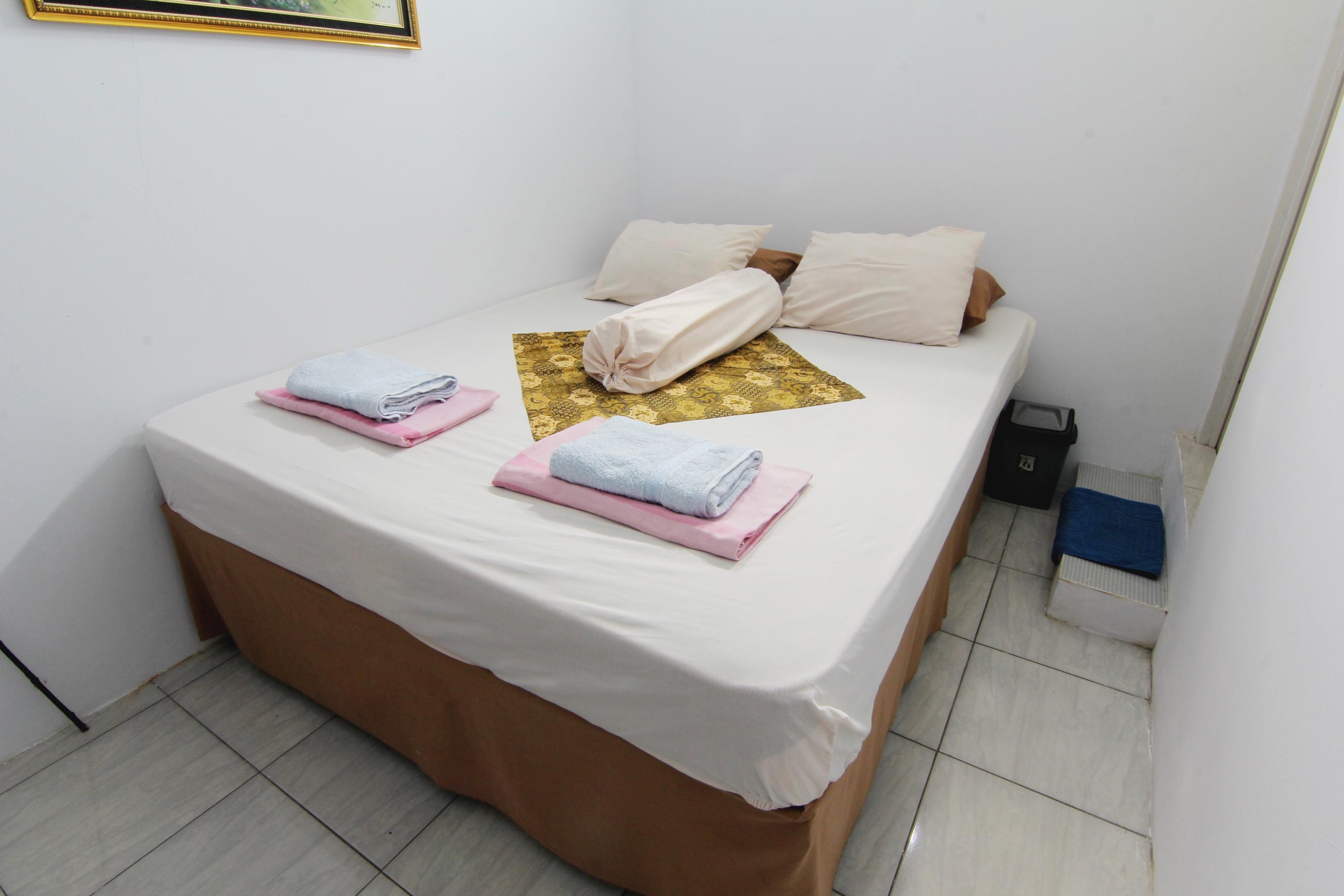 Tiga Dua Homestay Jogjakarta Buitenkant foto