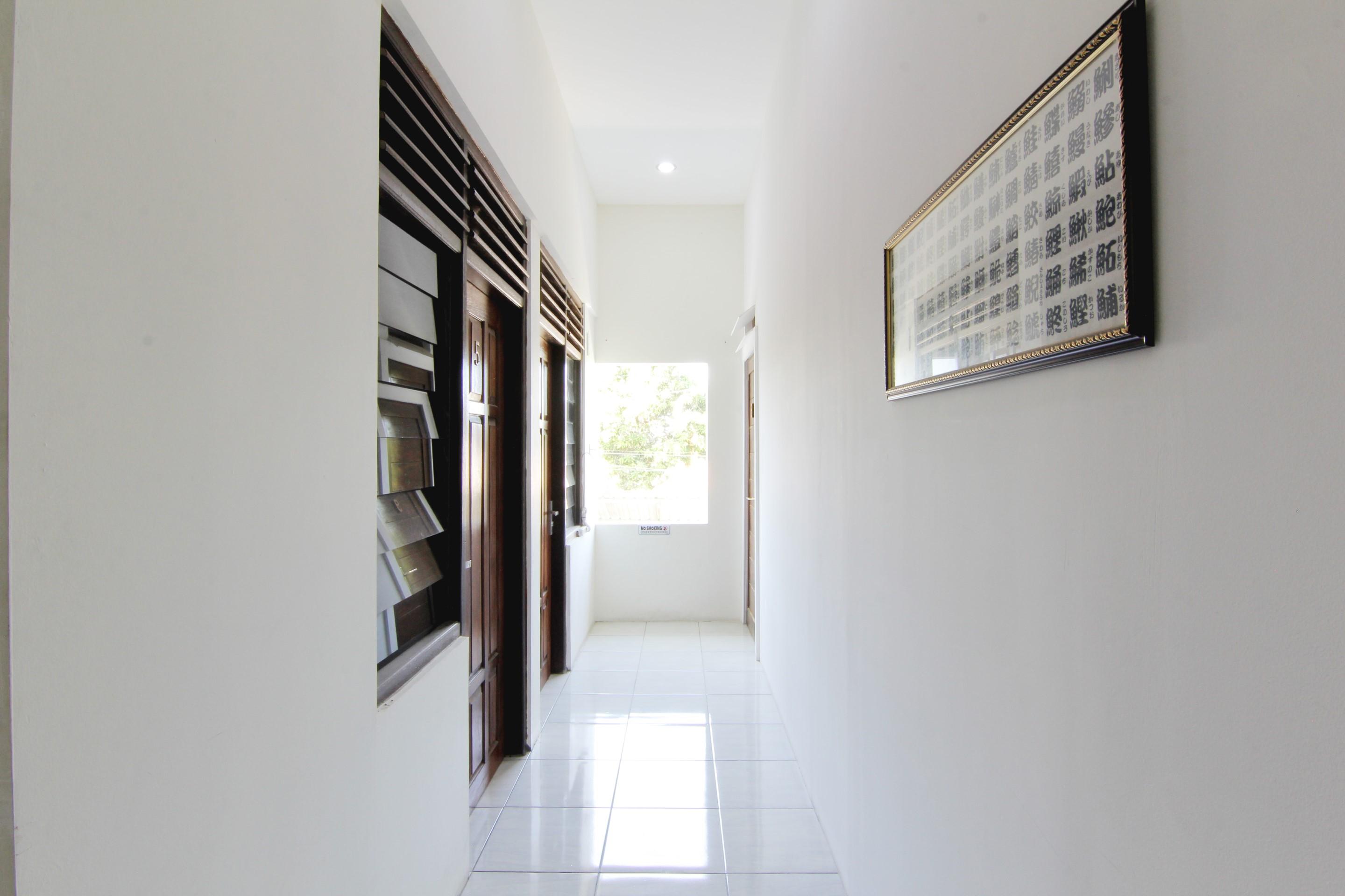 Tiga Dua Homestay Jogjakarta Buitenkant foto